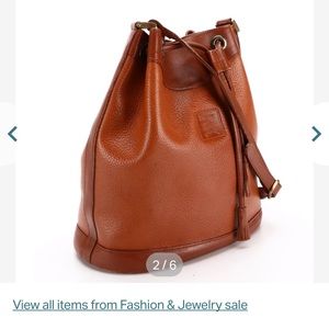 Classic vintage BURBERRYS TOTE! A definite TO ME FROM ME GIFT 👏👏👏